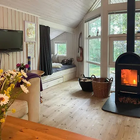 Virksund With Grounds And Hot Tub