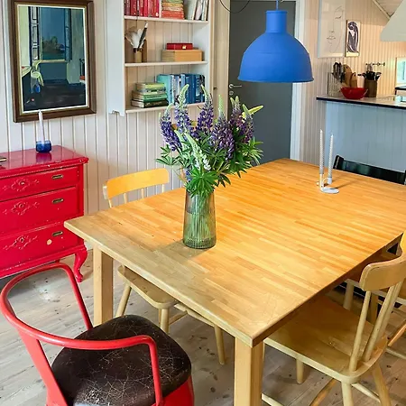 Virksund With Grounds And Hot Tub Vakantiehuis