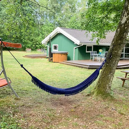 Virksund With Grounds And Hot Tub Casa vacanze