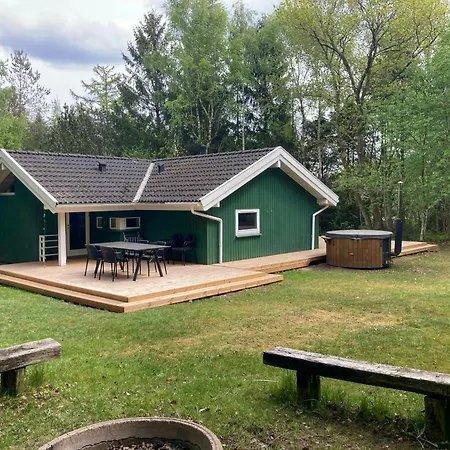 Virksund With Grounds And Hot Tub Casa vacanze *