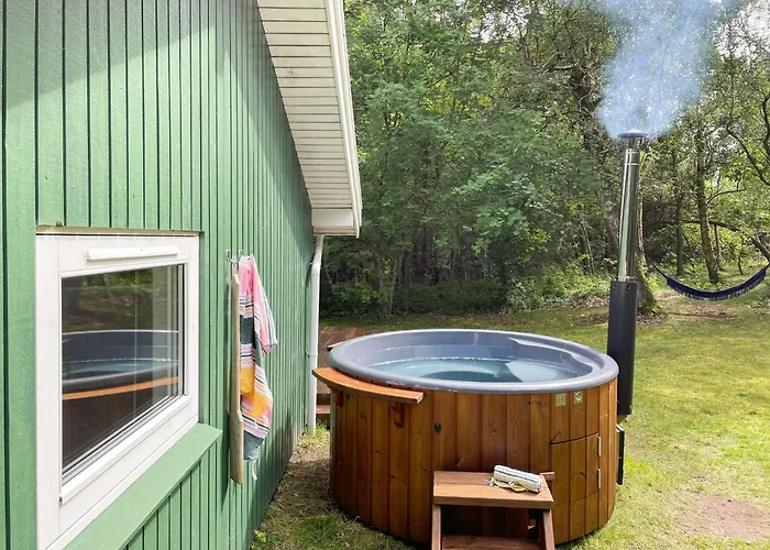 Virksund With Grounds And Hot Tub Tatil Evi