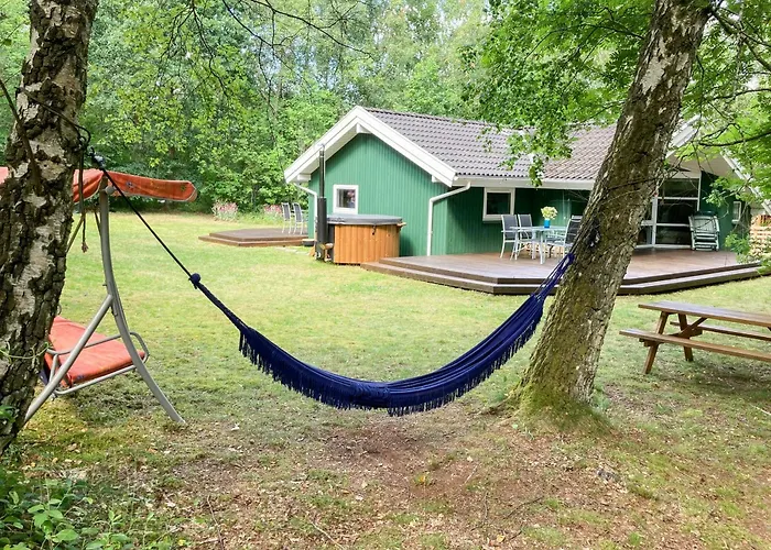 Virksund With Grounds And Hot Tub Tatil Evi