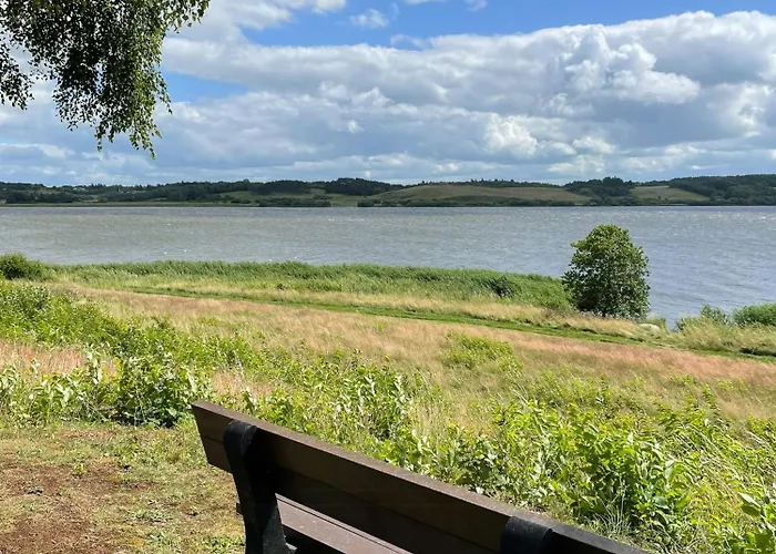 Virksund With Grounds And Hot Tub Tatil Evi Højslev