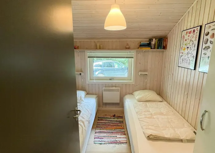 Virksund With Grounds And Hot Tub * Højslev